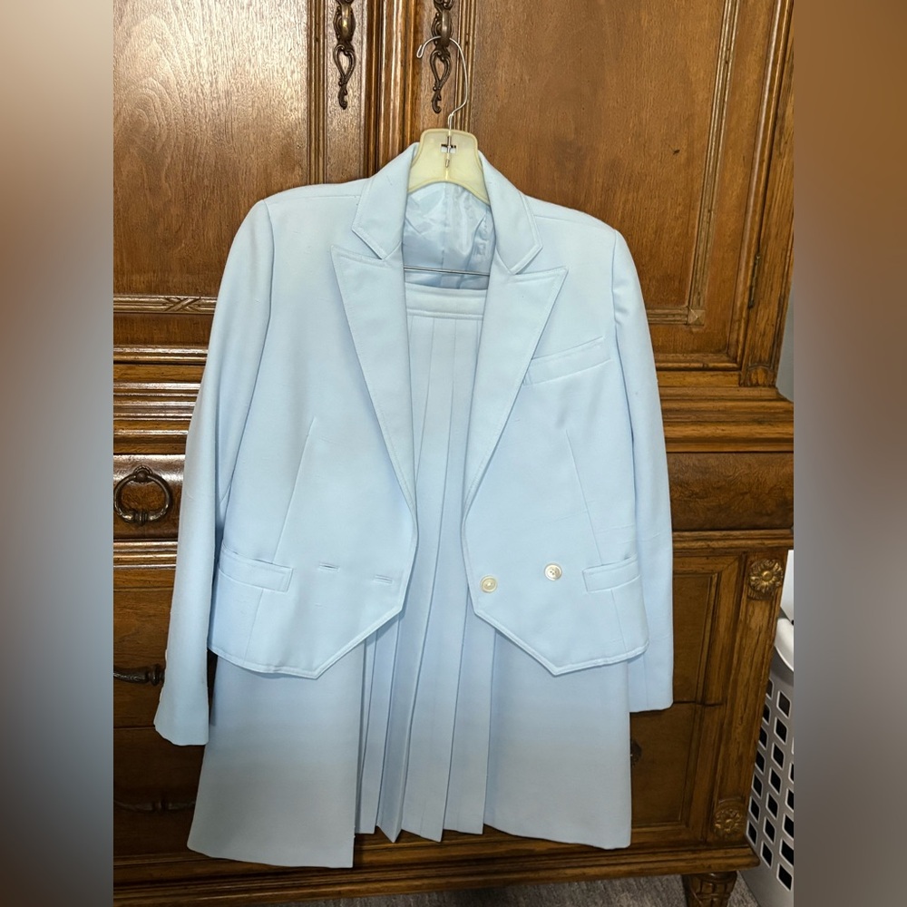 Elegant Light Blue Women's Blazer